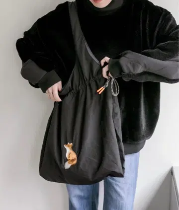 [ 발수 ] 폭스 리버서블 자수 토트백