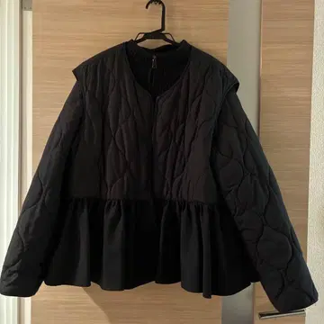 블랙 퀼팅 프릴 점퍼 3way