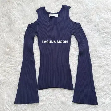 LAGUNA MOON 크로스 오프숄더 니트 네이비 라그나문