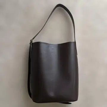 유니클로 가죽 버킷 숄더백 브라운