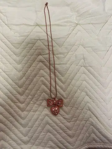 로즈 골드 리본형 목걸이