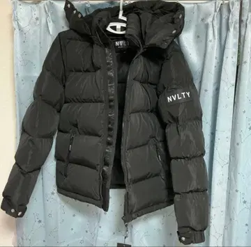 [ 미사용 새상품 ] [ NVLTY ] M 사이즈 퍼 자켓 블랙