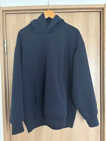 시착만 한 유니클로 후드티 XL 사이즈 네이비 컬러 현행 모델