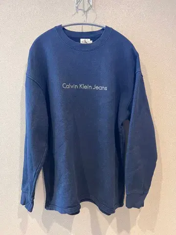 캘빈 클라인 진스 네이비 맨투맨