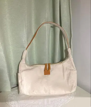 키소라 화이트 캔버스 원 핸들 숄더백