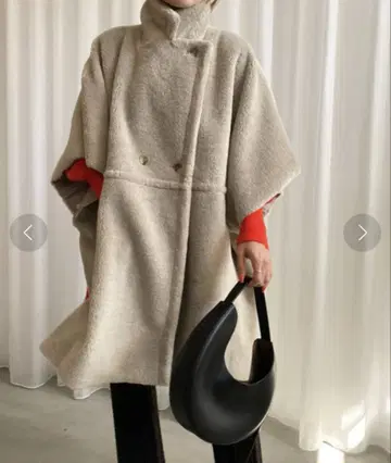 Ameri 리버서블 보아 판초 코트