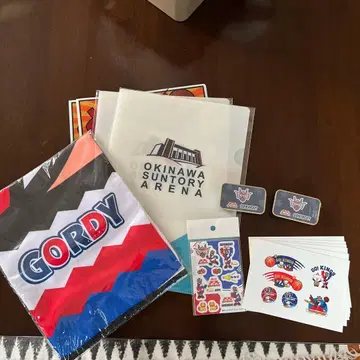 GORDY 굿즈와 스티커 세트