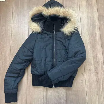 EGOIST 후드 부착 블랙 다운 자켓