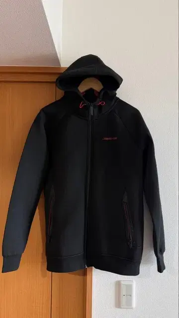 한정품 AMG 후드 부착 후드티 블랙