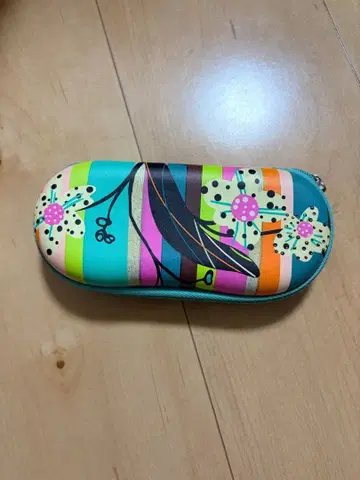 PYLONES 컬러풀한 안경 케이스