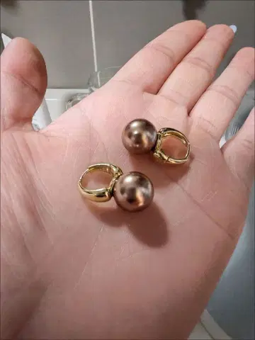 브라운 진주 후프 귀걸이 중형