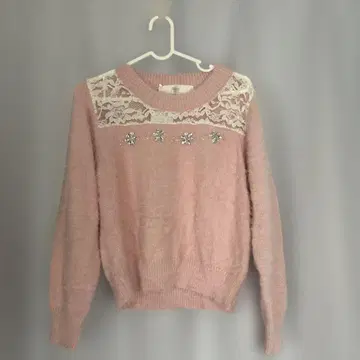 핑크 긴팔 니트 스웨터 레이스 비쥬