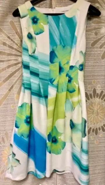 Calvin Klein 꽃무늬 슬리브리스 원피스 4P