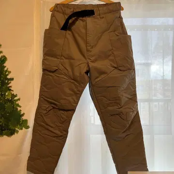 새상품급 베이지 퀼팅 워크 팬츠