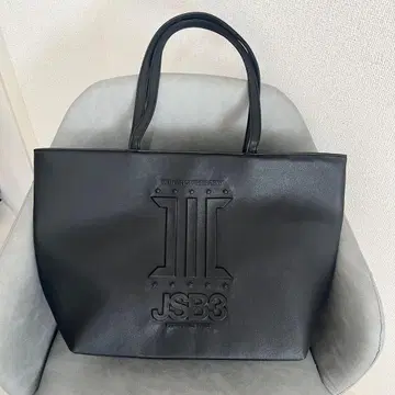 [ 삼대째 JSB ] 빅 용량 토트백 블랙 엠보싱 가공 로고 심플