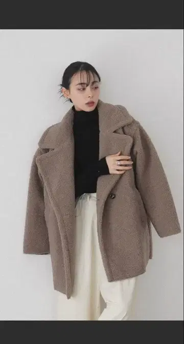 LIAN 테일러드 보아 코트