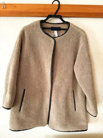 새상품급 클리닝 완료 SHIPS 베이지 보아 코트 파이핑