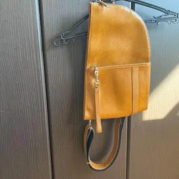 JYO ARVINISTA 천연 가죽 바디백 카멜 일본제 가죽