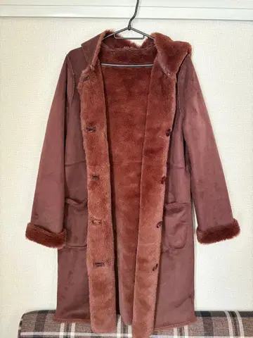 Dou Dou 브라운 후드 부착 무스탕 코트 리버서블