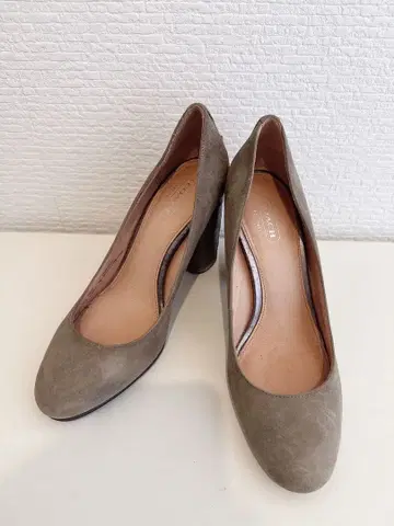 그레이 스웨이드 스틸레토 하이힐