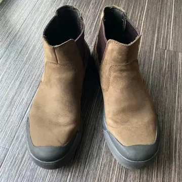 KEEN 브라운 첼시 부츠