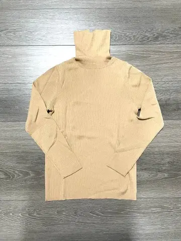 아나이 베이지 터틀넥 스웨터 사이즈 38