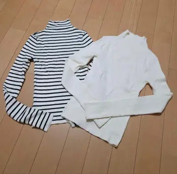 화이트 블랙 스트라이프 터틀넥 니트 아즐 AZUL