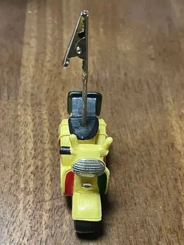 이탈리아 베스파 (오토바이) 메모 클립 스탠드 옐로우 컬러