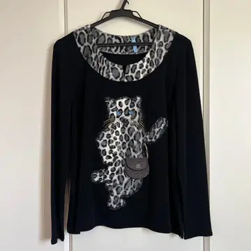 이타리야 레오파드 무늬 고양이 자수 니트