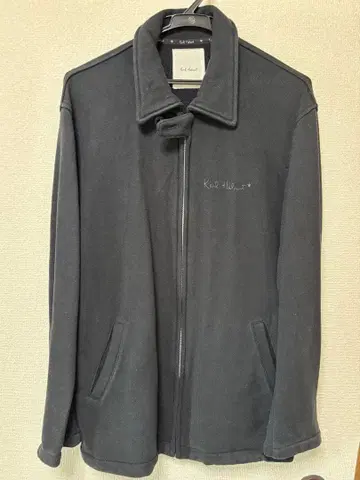 칼 헬무트 블랙 점퍼 블루종