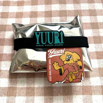 유리 아시아 투어 랜덤 복권 캔뱃지 러버 밴드 세트 3