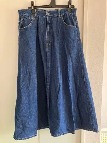 THREE FIFTY STANDARD 데님 플레어 롱 스커트