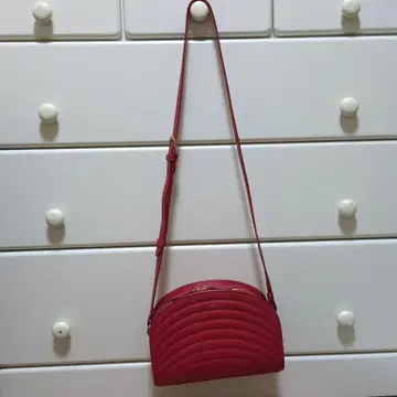 레어 A.P.C. 하프문 숄더백 퀼팅 빨간색