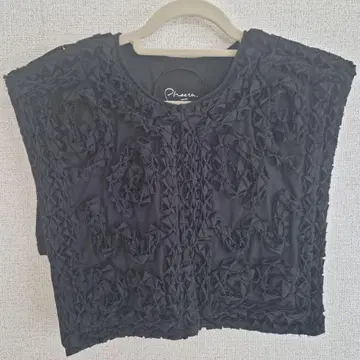 Pheeta. 블랙 프릴 탈부착 카라