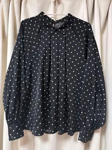 그레디 브릴리언트 도트 블라우스 새상품급