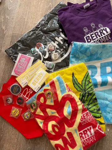 BERRY GOODMAN 세트 트레이닝복, 토트백, 배지, 타월 등