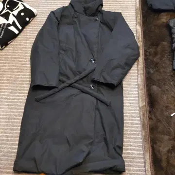 유니클로 U 충전솜 롱 코트 블랙 M 사이즈 오버 사이즈