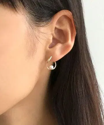 테이크업 꼬임 펄 귀걸이