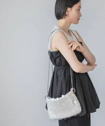 A part by 스팽글 숄더백