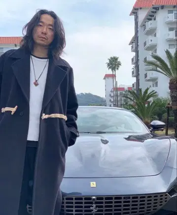 facetasm 체스터 코트 오치아이 히로미 착용