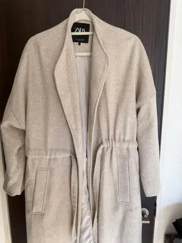 ZARA 베이지 롱 코트 허리 리본 포함