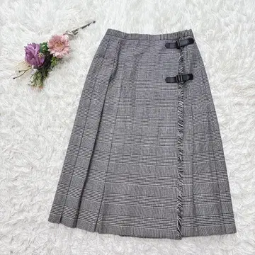 맥레거 울 혼방 랩스커트 플리츠 가공 소가죽 벨트 체크 무늬 화이트 블랙