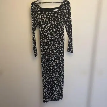 Blondy 스퀘어넥 미니 꽃무늬 슬릿 원피스