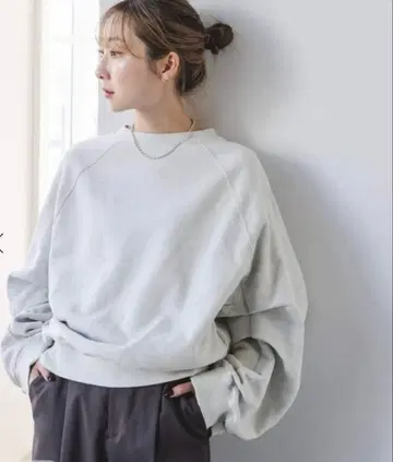 COG THE BIGSMOKE/LEILA WIDE CUFF SWEAT