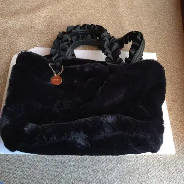 블랙 퍼 토트백