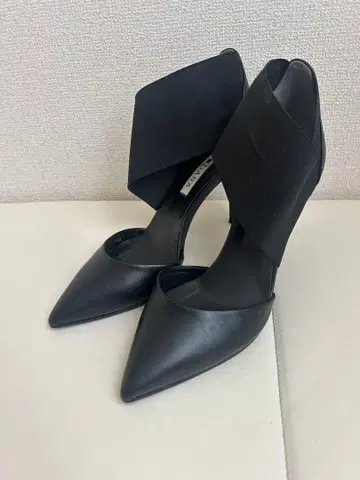 DIANA 블랙 스틸레토 하이힐