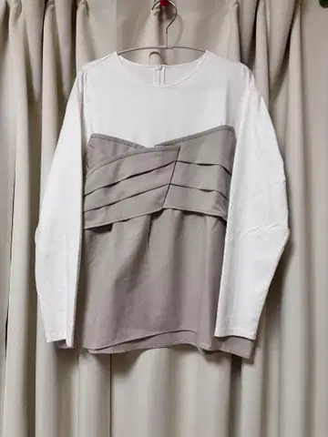 23구 뷔스티에풍 티셔츠