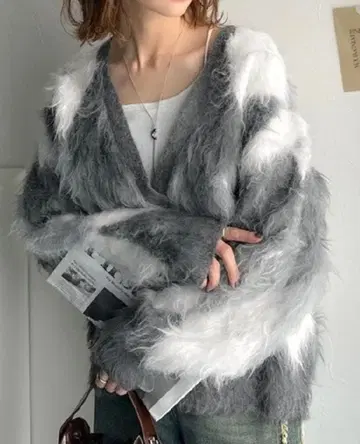 포근포근 아가일 무늬 가디건