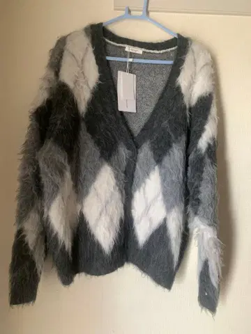 포근포근 아가일 무늬 가디건