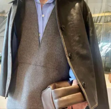 Plage 그레이 V넥 슬리브리스 베스트